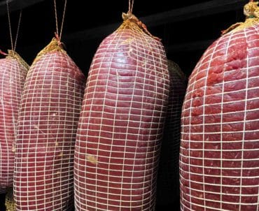 Rookvlees in rookschouw
